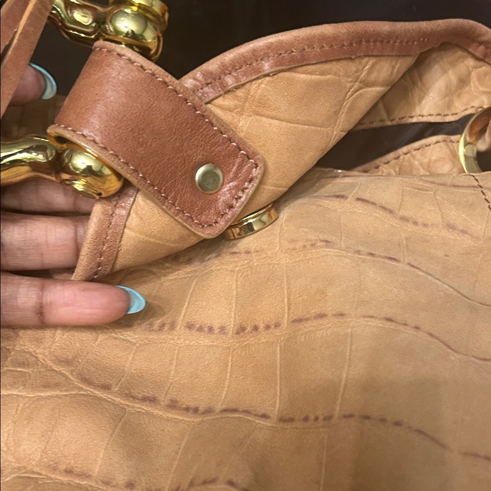 Elegant Tan Croc-Embossed leather Hobo Bag - Picture 13 of 13